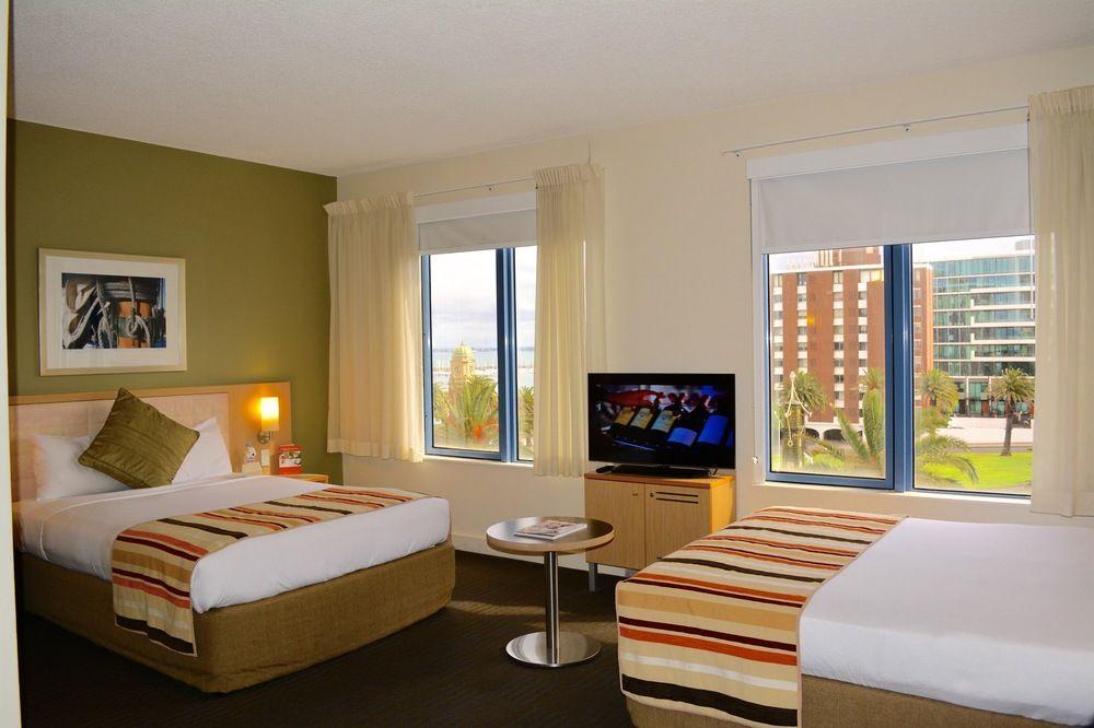 Novotel Melbourne St Kilda Экстерьер фото