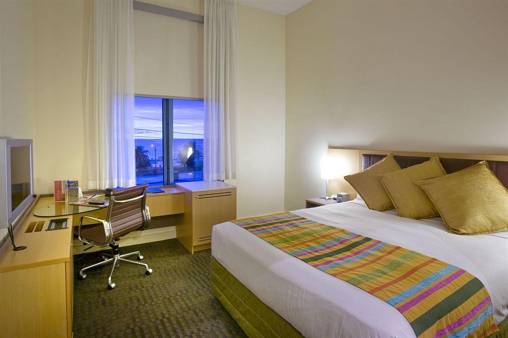Novotel Melbourne St Kilda Экстерьер фото