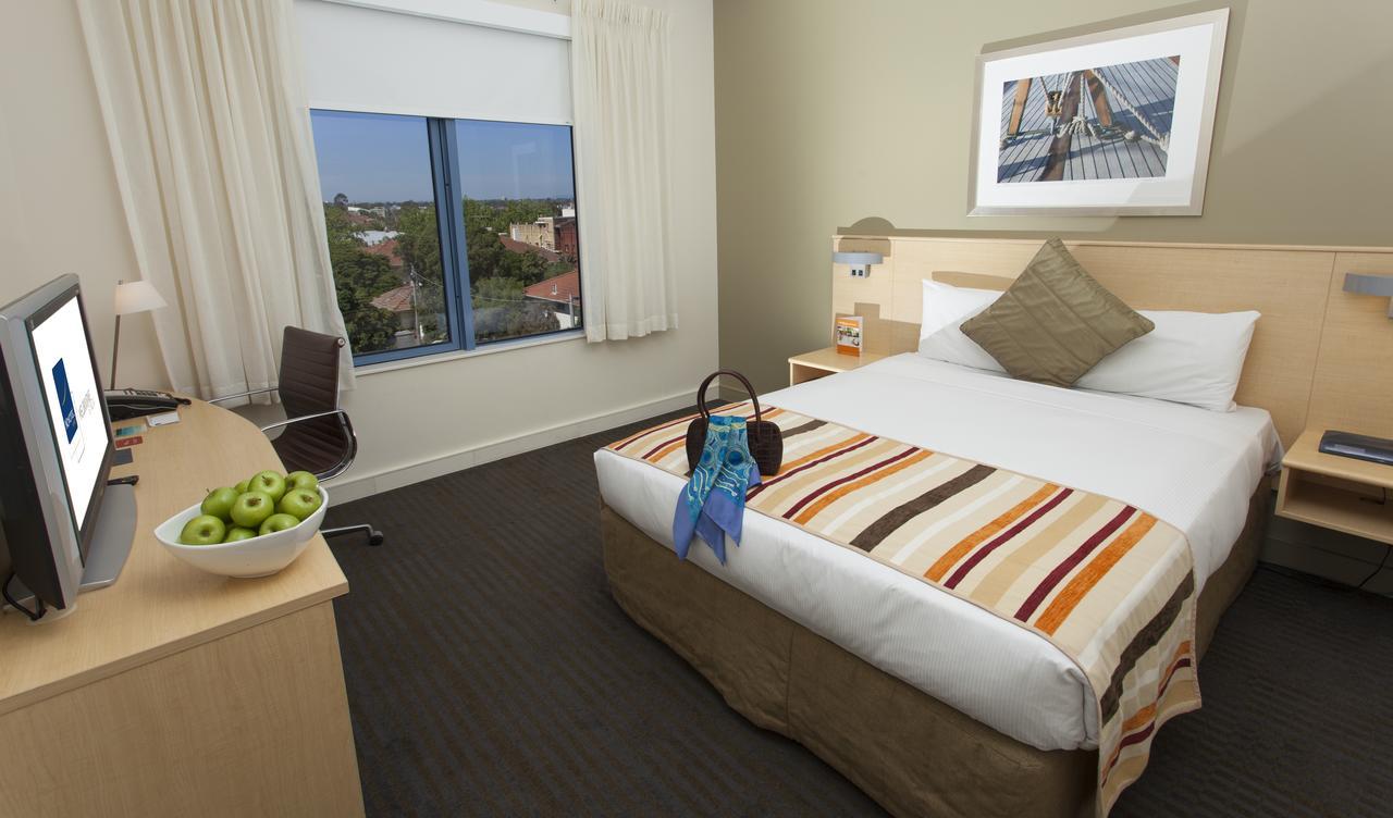 Novotel Melbourne St Kilda Экстерьер фото
