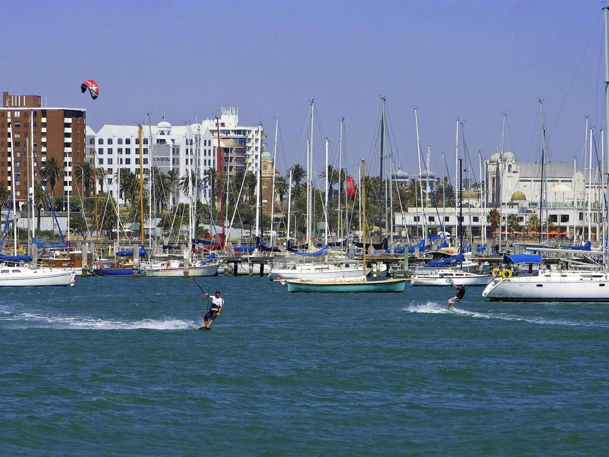 Novotel Melbourne St Kilda Экстерьер фото